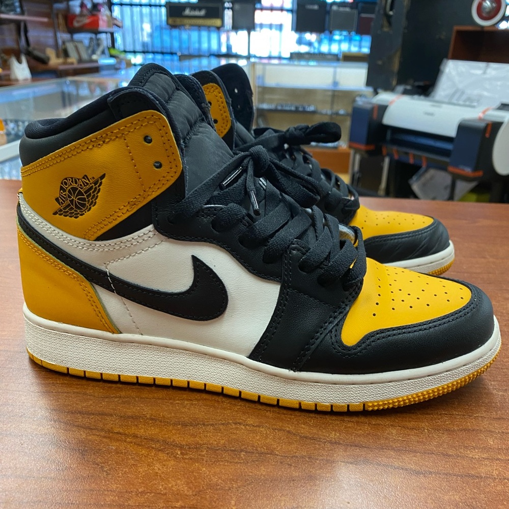 Jordan 1 Retro High OG Taxi (GS) Size 6.5Y/8 Women’s (575441-711)
